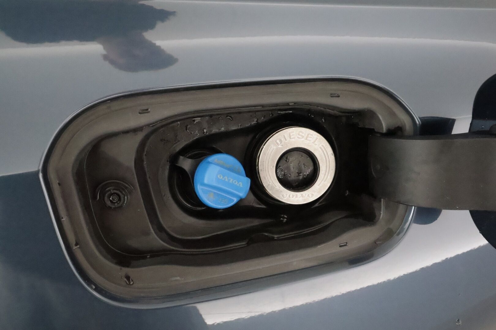 Volvo V60 2019 D3 Business Inscription aut * Webasto / Koukku / Adapt.Vakkari / Peruutuskamera / Full LED / Sporttipenkki Muistilla / Navi - 1-om Suomi-auto / Kahdet Renkaat / Merkkihuollettu!