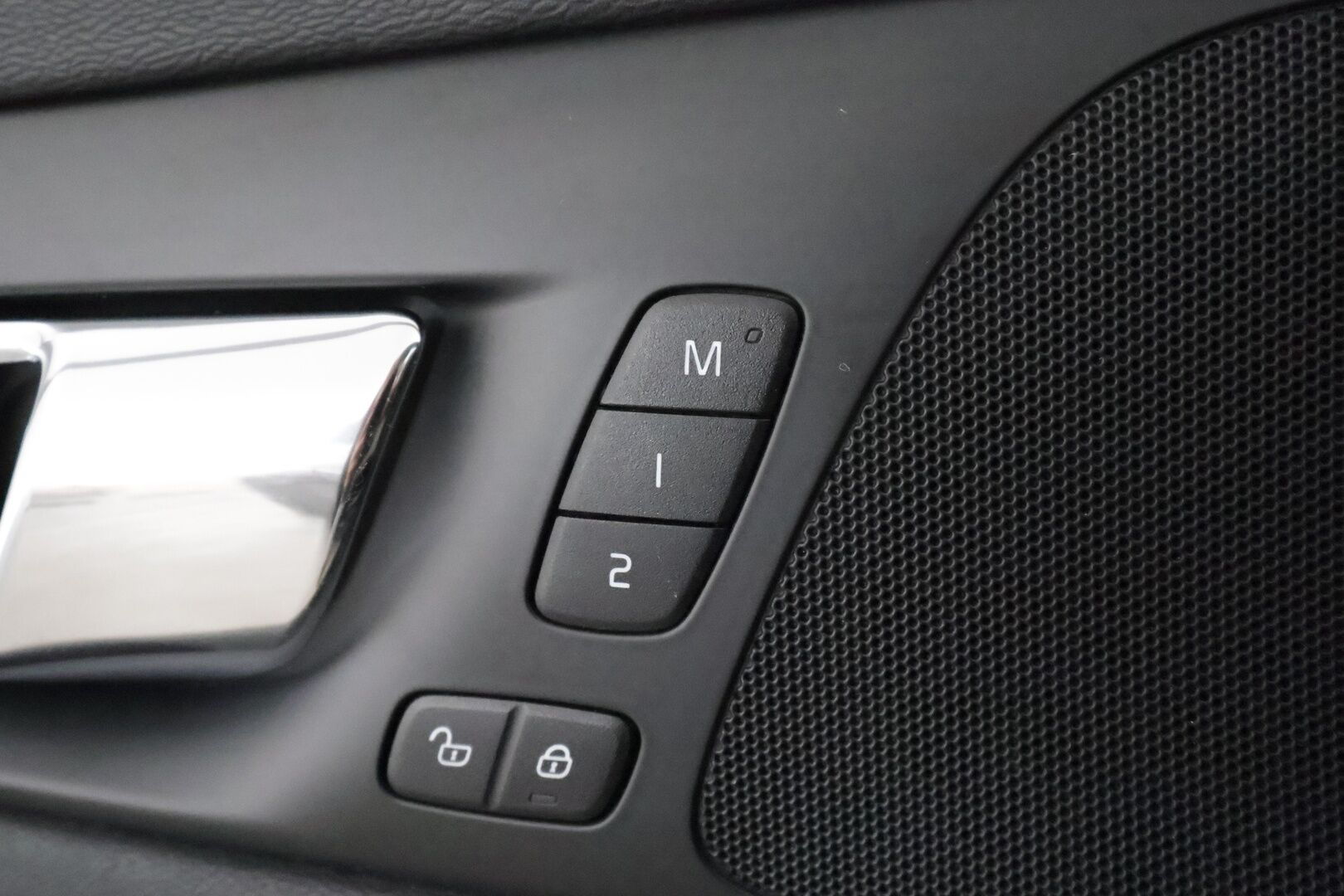 Volvo V60 2019 D3 Business Inscription aut * Webasto / Koukku / Adapt.Vakkari / Peruutuskamera / Full LED / Sporttipenkki Muistilla / Navi - 1-om Suomi-auto / Kahdet Renkaat / Merkkihuollettu!