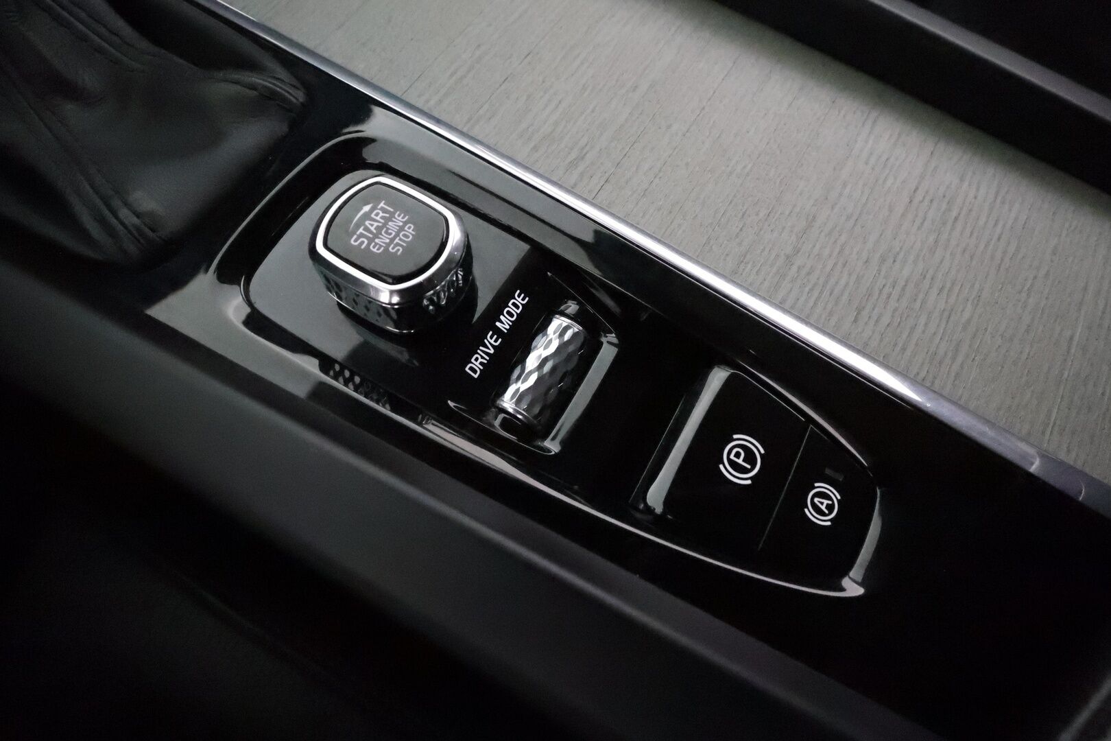 Volvo V60 2019 D3 Business Inscription aut * Webasto / Koukku / Adapt.Vakkari / Peruutuskamera / Full LED / Sporttipenkki Muistilla / Navi - 1-om Suomi-auto / Kahdet Renkaat / Merkkihuollettu!