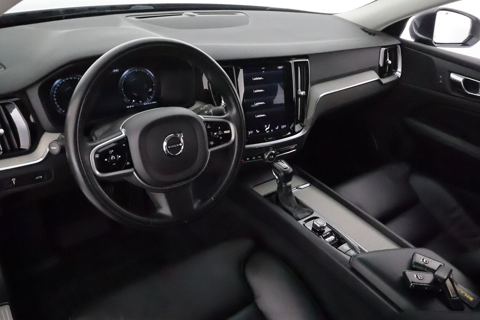 Volvo V60 2019 D3 Business Inscription aut * Webasto / Koukku / Adapt.Vakkari / Peruutuskamera / Full LED / Sporttipenkki Muistilla / Navi - 1-om Suomi-auto / Kahdet Renkaat / Merkkihuollettu!