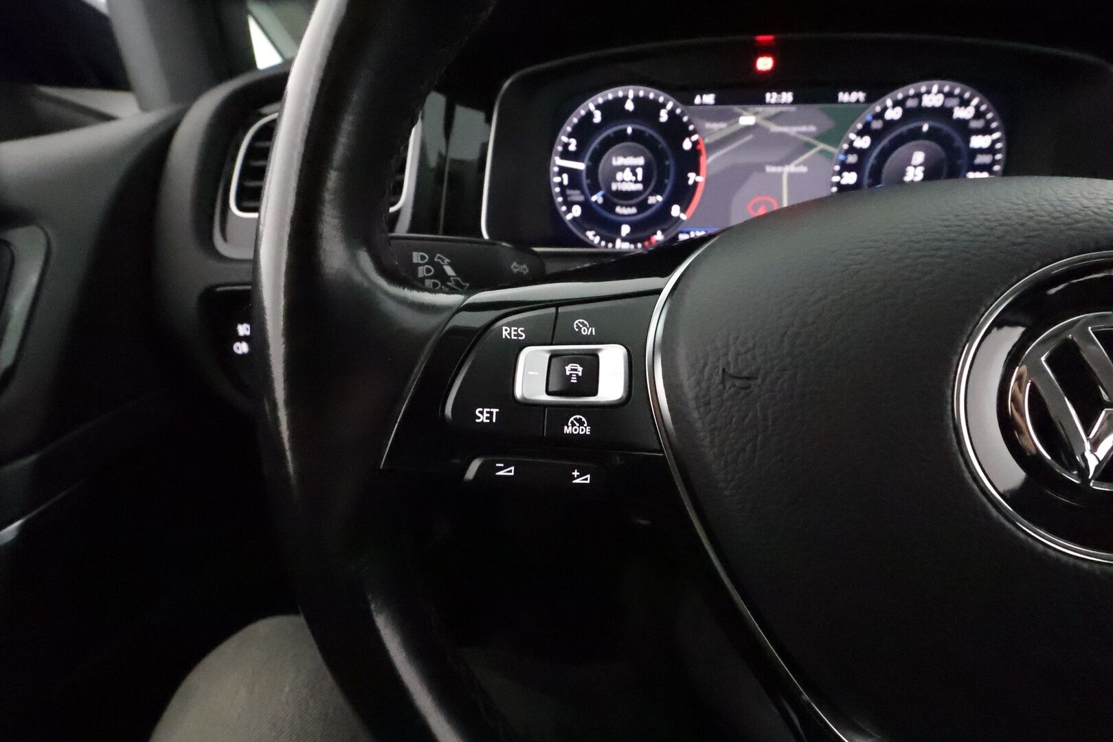 Volkswagen Golf 2018 Variant Highline 1,5 TSI EVO 110 kW DSG **Webasto / Koukku / ACC / LED-valot / P.Kamera / Hierova Penkki / Navi** - Suomi-auto / Kahdet Renkaat