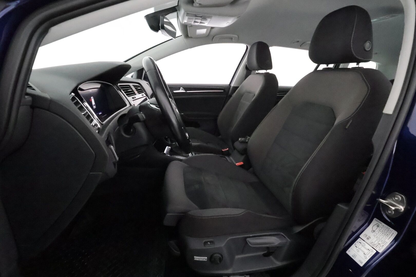 Volkswagen Golf 2018 Variant Highline 1,5 TSI EVO 110 kW DSG **Webasto / Koukku / ACC / LED-valot / P.Kamera / Hierova Penkki / Navi** - Suomi-auto / Kahdet Renkaat