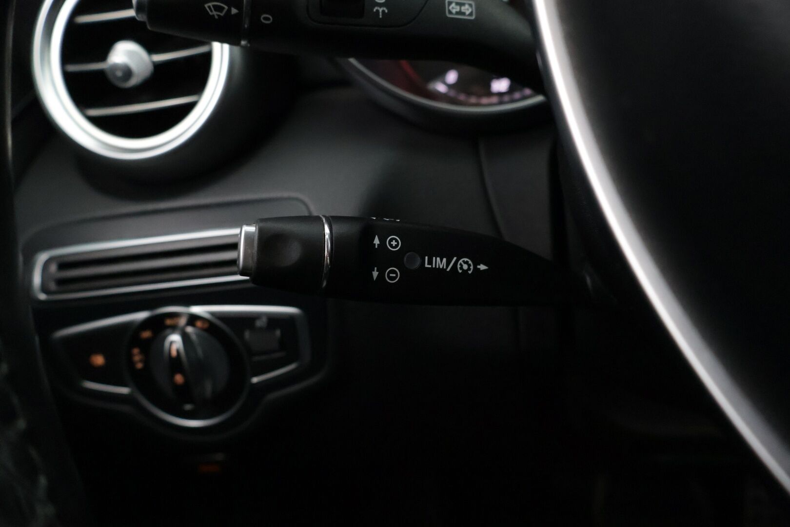 Mercedes-Benz C 2016 200 d T A Premium Business AMG - Burmeister | LED | Vaaleat nahat |  Ambient | Navi | Sähköpenkit | Moottori vaihdettu 