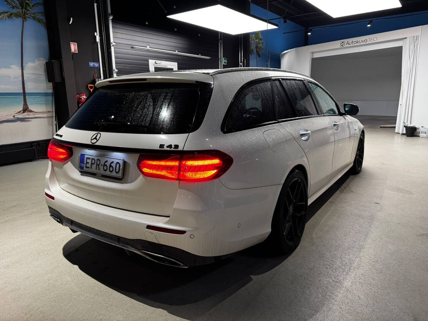 Mercedes-Benz A 2017 AMG E 43 4MATIC A - Webasto | Distronic+ | Panorama | HUD | 360° | Nappanahat muistilla | Vetokoukku | Multibeam | Widescreen | Harvoin tarjolla!