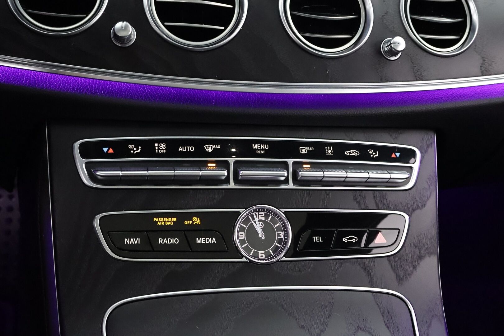 Mercedes-Benz E 43 AMG 2017 4MATIC - Webasto | Distronic+ | Panorama | HUD | 360° | Nappanahat muistilla | Vetokoukku | Multibeam | Widescreen | Harvoin tarjolla!