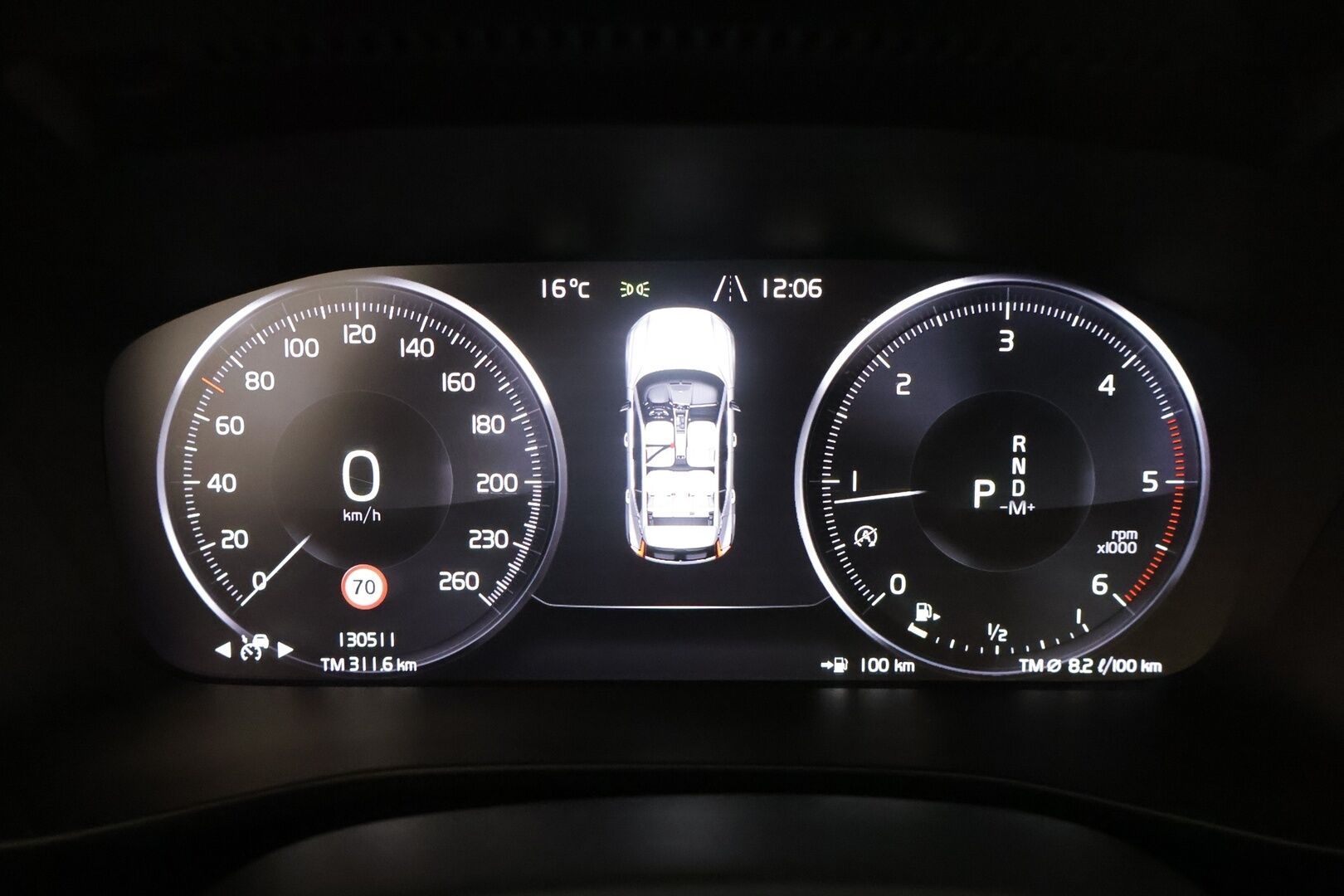 Volvo XC40 2019 D3 AWD Business R-Design aut** Koukku / Adapt.vakkari / Android&Aple / P.kamera / KeyLess / LED ** - 3,99 % KORKOTARJOUS TÄHÄN AUTOON - Suomi-auto / Kahdet renkaat