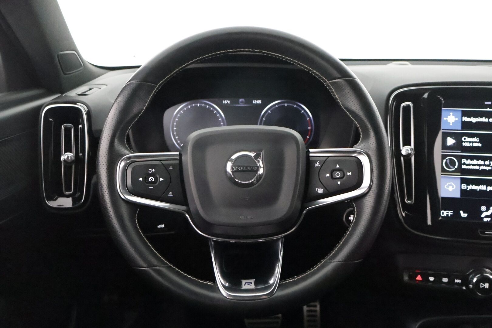Volvo XC40 2019 D3 AWD Business R-Design aut** Koukku / Adapt.vakkari / Android&Aple / P.kamera / KeyLess / LED ** - 3,99 % KORKOTARJOUS TÄHÄN AUTOON - Suomi-auto / Kahdet renkaat