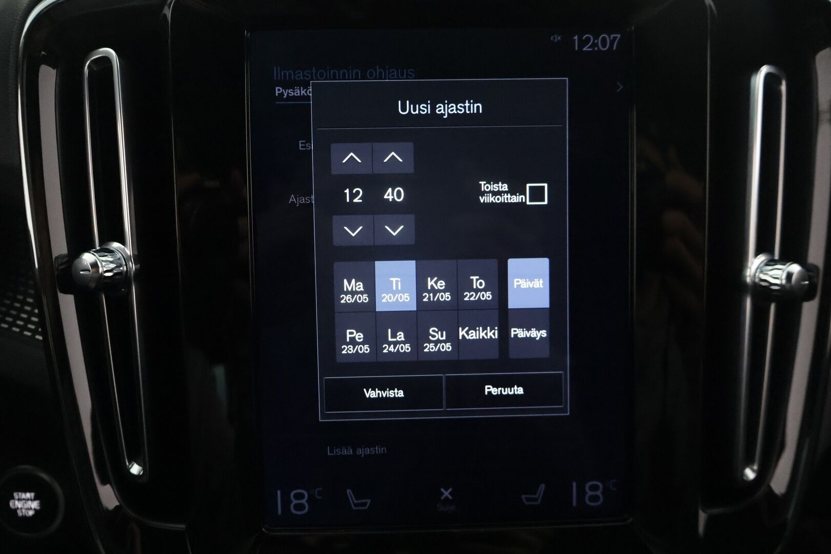Volvo XC40 2019 D3 AWD Business R-Design aut** Koukku / Adapt.vakkari / Android&Aple / P.kamera / KeyLess / LED ** - 3,99 % KORKOTARJOUS TÄHÄN AUTOON - Suomi-auto / Kahdet renkaat