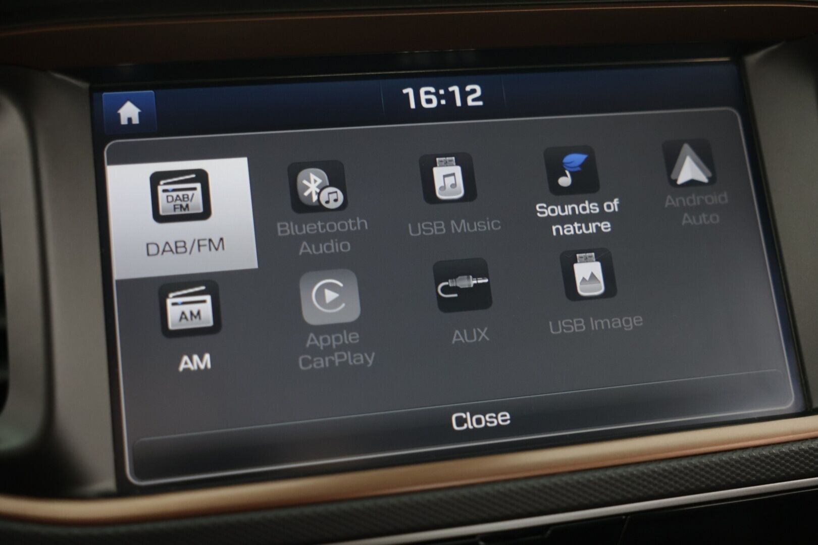 Hyundai IONIQ ELECTRIC 2018 MY19 *Infinity / ILP / Ilmastoidut muistipenkit / Nahkasisusta / ACC / P.kamera / Ratinlämmitin* - Kattavasti varusteltu / Hyvin pidetty / Hienokuntoinen!