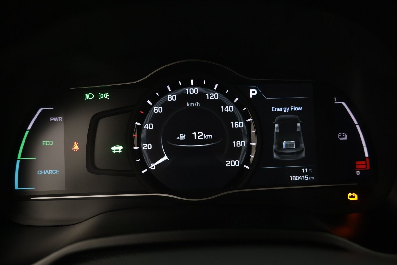 Hyundai IONIQ ELECTRIC 2018 MY19 *Infinity / ILP / Ilmastoidut muistipenkit / Nahkasisusta / ACC / P.kamera / Ratinlämmitin* - Kattavasti varusteltu / Hyvin pidetty / Hienokuntoinen!