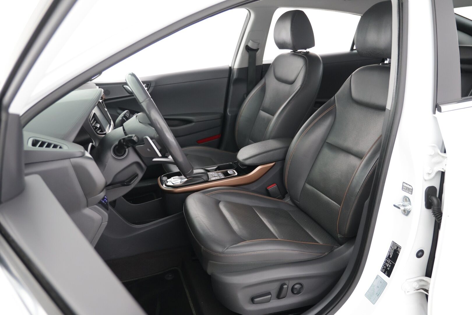 Hyundai IONIQ ELECTRIC 2018 MY19 *Infinity / ILP / Ilmastoidut muistipenkit / Nahkasisusta / ACC / P.kamera / Ratinlämmitin* - Kattavasti varusteltu / Hyvin pidetty / Hienokuntoinen!