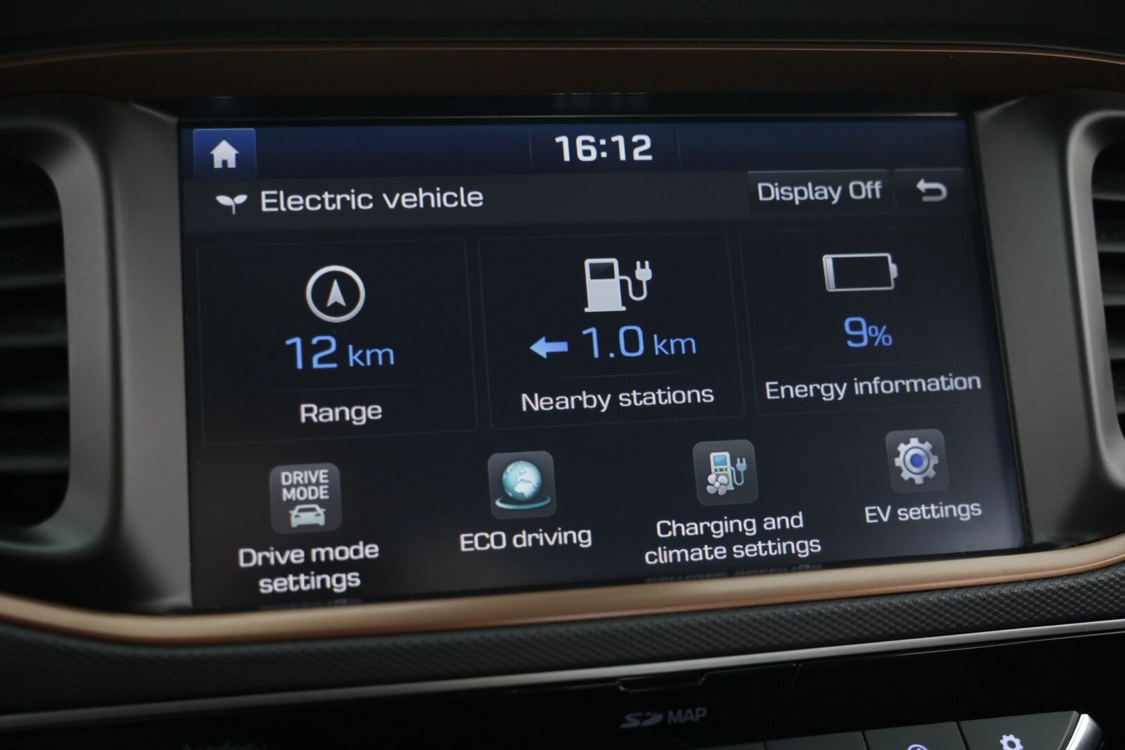 Hyundai IONIQ ELECTRIC 2018 MY19 *Infinity / ILP / Ilmastoidut muistipenkit / Nahkasisusta / ACC / P.kamera / Ratinlämmitin* - Kattavasti varusteltu / Hyvin pidetty / Hienokuntoinen!