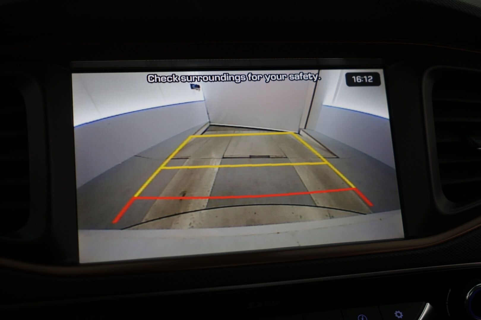 Hyundai IONIQ ELECTRIC 2018 MY19 *Infinity / ILP / Ilmastoidut muistipenkit / Nahkasisusta / ACC / P.kamera / Ratinlämmitin* - Kattavasti varusteltu / Hyvin pidetty / Hienokuntoinen!