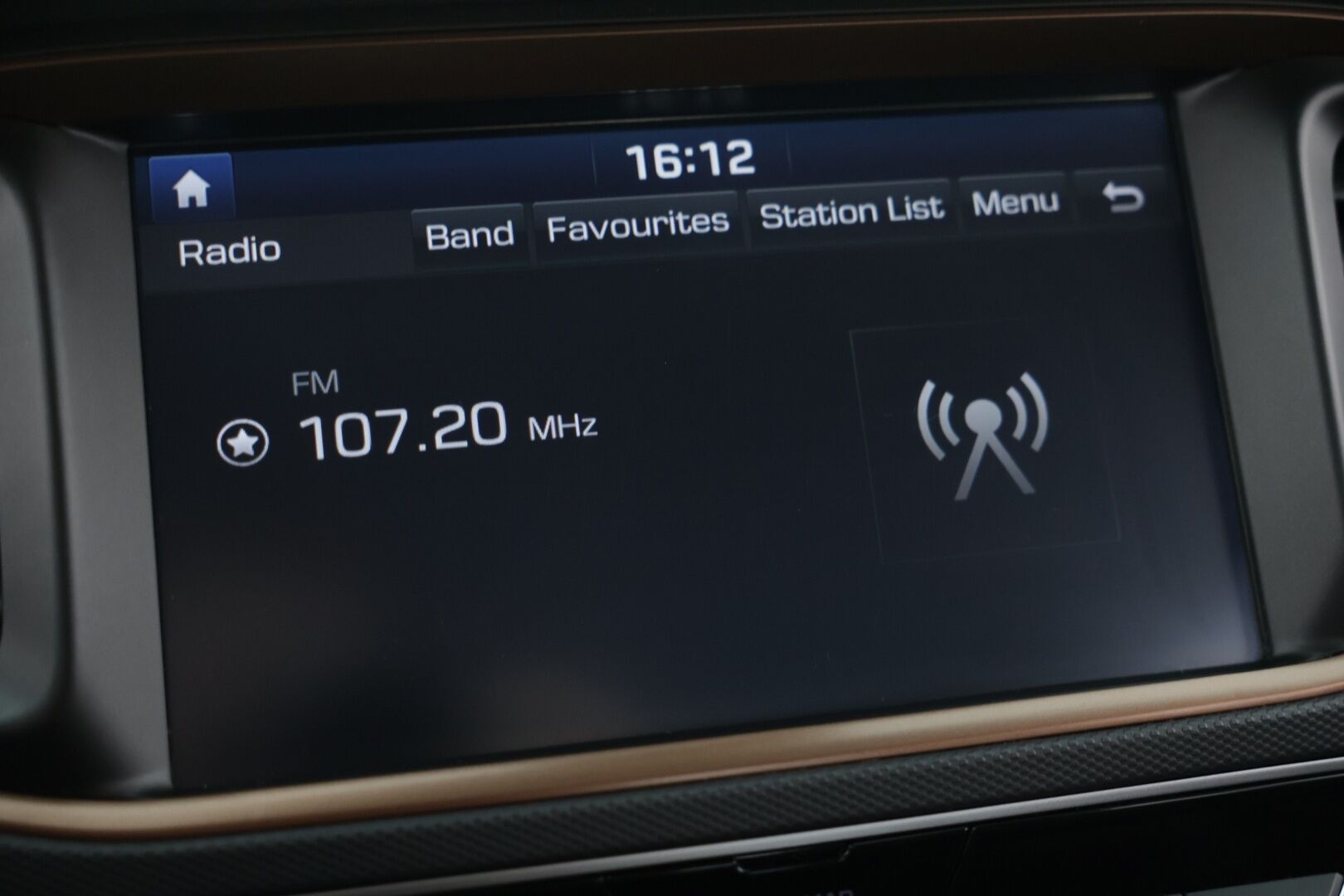 Hyundai IONIQ ELECTRIC 2018 MY19 *Infinity / ILP / Ilmastoidut muistipenkit / Nahkasisusta / ACC / P.kamera / Ratinlämmitin* - Kattavasti varusteltu / Hyvin pidetty / Hienokuntoinen!