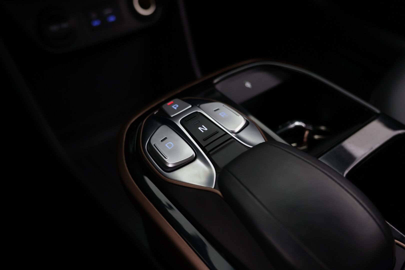 Hyundai IONIQ ELECTRIC 2018 MY19 *Infinity / ILP / Ilmastoidut muistipenkit / Nahkasisusta / ACC / P.kamera / Ratinlämmitin* - Kattavasti varusteltu / Hyvin pidetty / Hienokuntoinen!