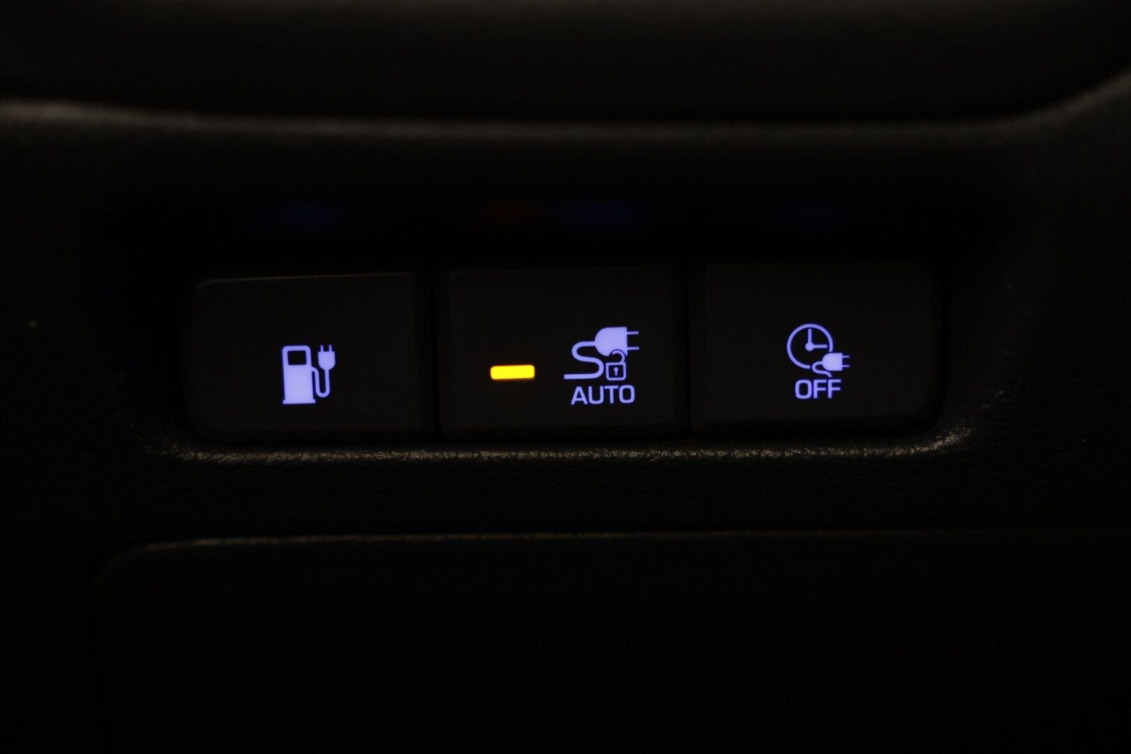 Hyundai IONIQ ELECTRIC 2018 MY19 *Infinity / ILP / Ilmastoidut muistipenkit / Nahkasisusta / ACC / P.kamera / Ratinlämmitin* - Kattavasti varusteltu / Hyvin pidetty / Hienokuntoinen!