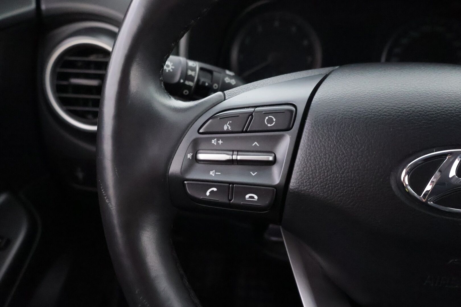 Hyundai KONA 2019 1,6 T-GDI 4WD 7DCT-aut. Comfort NEDC BT - Suomiauto | Koukku | Krell Audio | Peruutuskamera | Apple&Android | Adapt.LED | Lohko&Sisäpistoke | Huippuvarusteet!