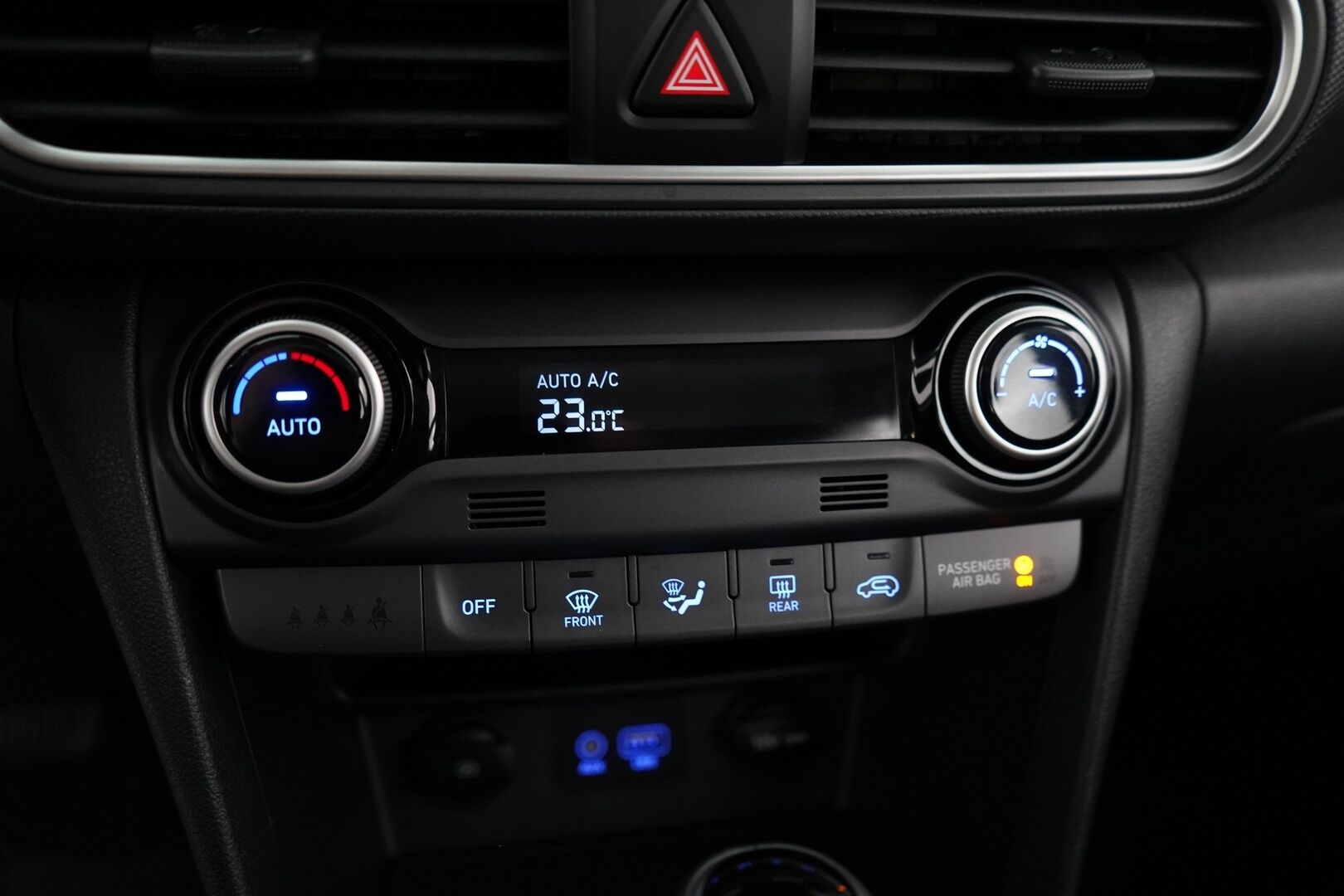 Hyundai KONA 2019 1,6 T-GDI 4WD 7DCT-aut. Comfort WLTP / Suomi-Auto / Vakkari / Krell-Audio / Peruutuskamera / Vetokoukku / Lohkolämmitin - Taloudellinen Nelikko vetokoukulla !