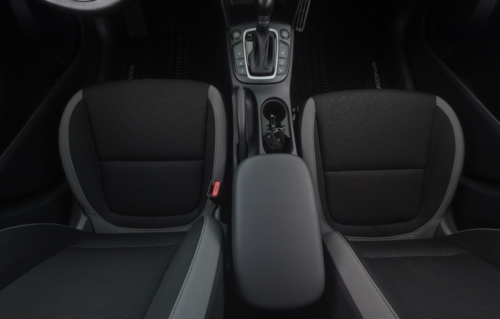Hyundai KONA 2019 1,6 T-GDI 4WD 7DCT-aut. Comfort WLTP / Suomi-Auto / Vakkari / Krell-Audio / Peruutuskamera / Vetokoukku / Lohkolämmitin - Taloudellinen Nelikko vetokoukulla !