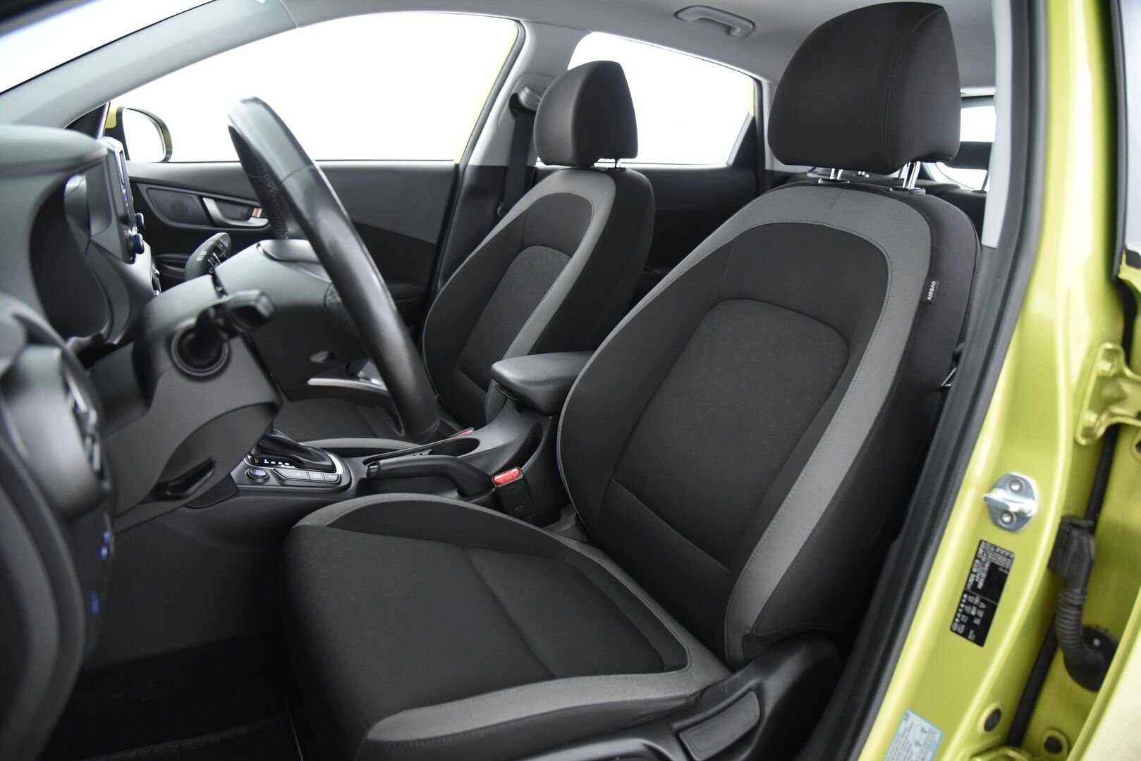 Hyundai KONA 2019 1,6 T-GDI 4WD 7DCT-aut. Comfort WLTP / Suomi-Auto / Vakkari / Krell-Audio / Peruutuskamera / Vetokoukku / Lohkolämmitin - Taloudellinen Nelikko vetokoukulla !