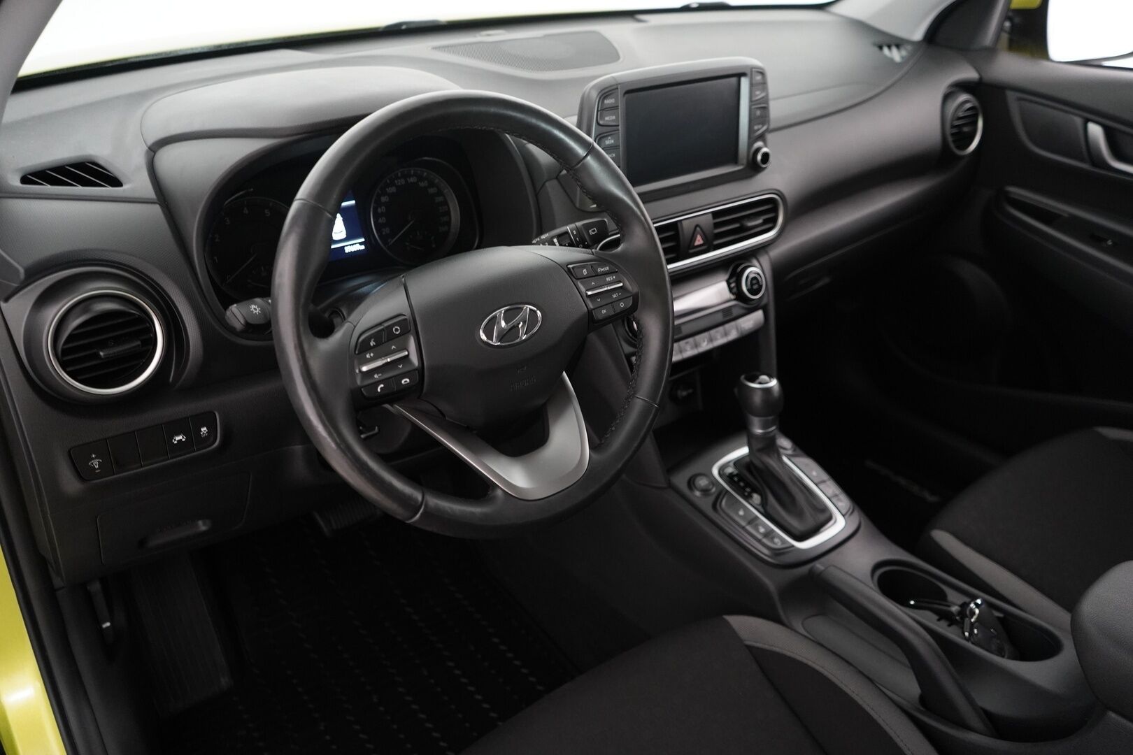 Hyundai KONA 2019 1,6 T-GDI 4WD 7DCT-aut. Comfort WLTP / Suomi-Auto / Vakkari / Krell-Audio / Peruutuskamera / Vetokoukku / Lohkolämmitin - Taloudellinen Nelikko vetokoukulla !