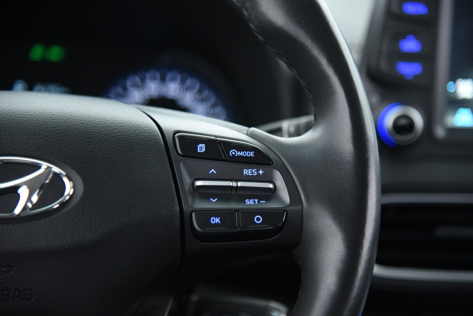 Hyundai KONA 2019 1,6 T-GDI 4WD 7DCT-aut. Comfort WLTP / Suomi-Auto / Vakkari / Krell-Audio / Peruutuskamera / Vetokoukku / Lohkolämmitin - Taloudellinen Nelikko vetokoukulla !