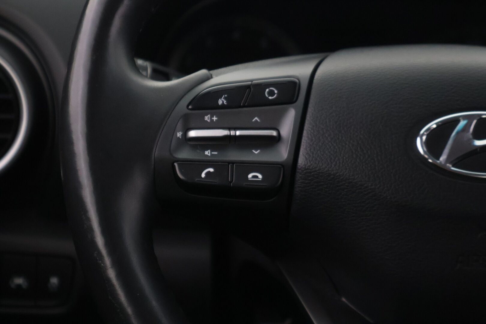 Hyundai KONA 2019 1,0 T-GDI 6MT Style WLTP - * Lohko + sis.p | Ratinlämmitin | Vakkari | Keyless Go | Carplay | Kaukovaloautomatiikka  *