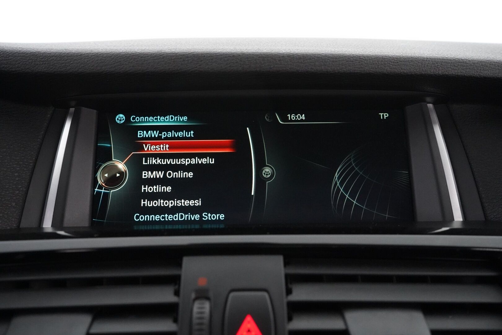 BMW X4 2014 F26 xDrive35d A X Edition M Sport *HUD / 360-kamera / Nahkasisusta / Muistipenkki / Webasto / Kattoluukku / Koukku* - HUD | 360-kamera | Nahkasisusta | Muistipenkki | Webasto | Kattoluukku | Koukku | Kahdet renkaat OEM alumiinivantein | Todella säntillinen huoltokirja