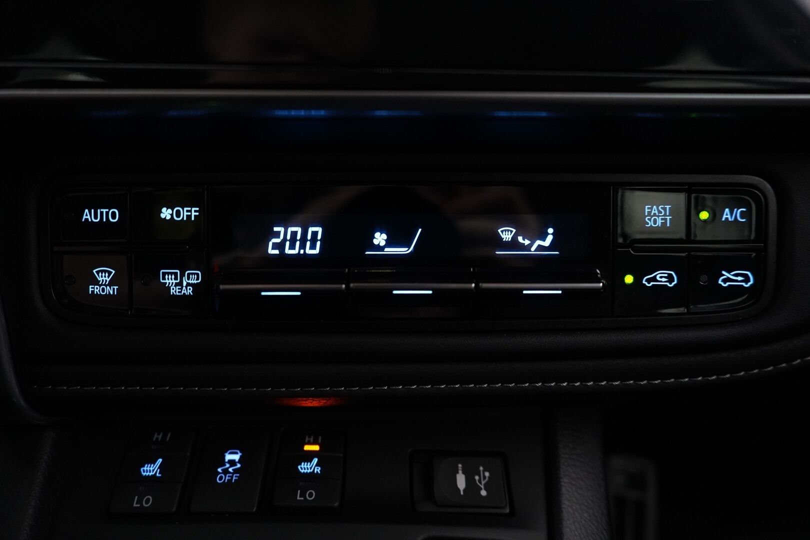 Toyota Auris 2019 1.8 Hybrid Active Touring Sports * Vakkari / Navi / Kamera / Lohkolämmitin * - 2x Toyotan vanteet / Merkkihuollettu / Merkkirenkaat / Auto myydään juuri huollettuna / Suomi-auto