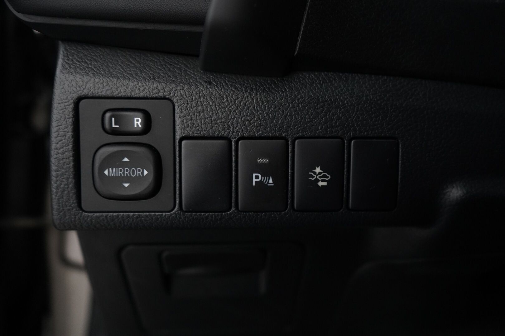 Toyota Auris 2019 1.8 Hybrid Active Touring Sports * Vakkari / Navi / Kamera / Lohkolämmitin * - 2x Toyotan vanteet / Merkkihuollettu / Merkkirenkaat / Auto myydään juuri huollettuna / Suomi-auto