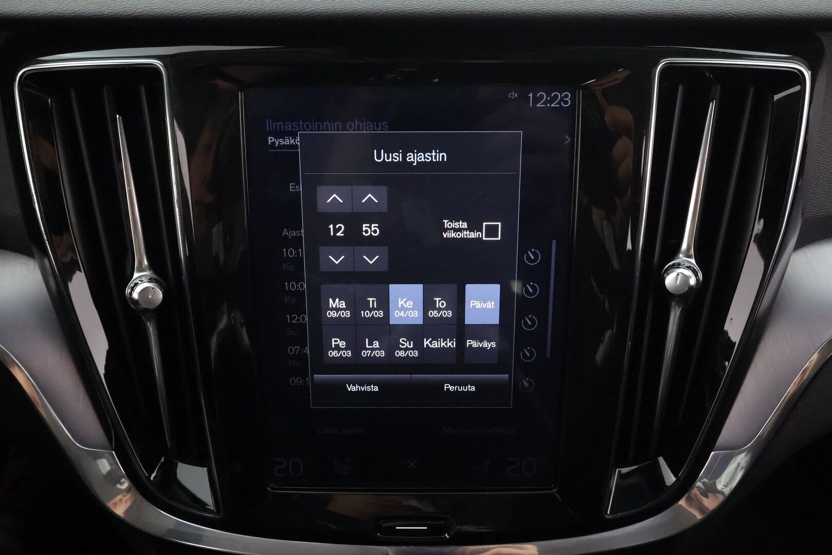 Volvo V60 2019 D3 Business aut - Webasto | ACC | KeylessGo | Hifi | LED | VOC | Suomi-auto | Pilot Assist | Jakohihna vaihdettu 02/2025 | 2x renkkat&vanteet