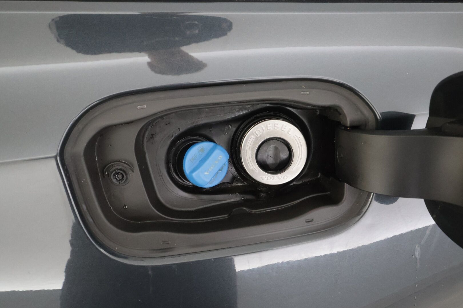 Volvo V60 2019 D3 Business aut * Webasto / ACC / LED / Kaistavahti / Navi / Keyless * - Suomi-auto / Kahdet renkaat aluvanteilla - HULLUT AVAJAISHULINAT KORKOTARJOUS 3,29 %