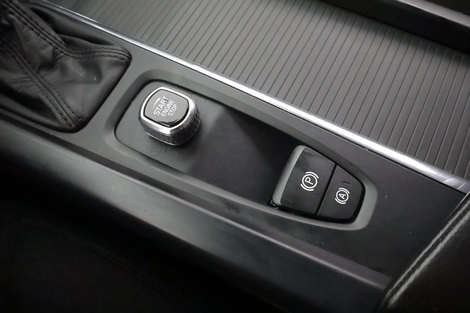 Volvo V60 2019 D3 Business aut - Webasto | ACC | KeylessGo | Hifi | LED | VOC | Suomi-auto | Pilot Assist | Jakohihna vaihdettu 02/2025 | 2x renkkat&vanteet