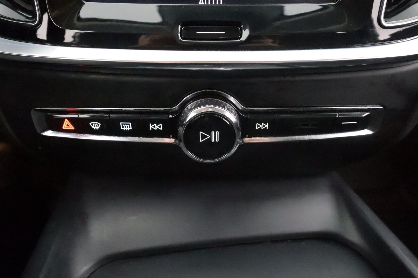 Volvo V60 2019 D3 Business aut * Webasto / ACC / LED / Kaistavahti / Navi / Keyless * - Suomi-auto / Kahdet renkaat aluvanteilla - HULLUT AVAJAISHULINAT KORKOTARJOUS 3,29 %