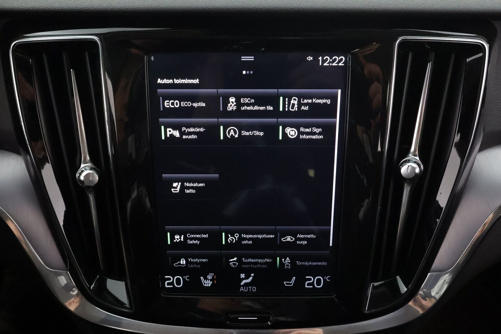 Volvo V60 2019 D3 Business aut * Webasto / ACC / LED / Kaistavahti / Navi / Keyless * - Suomi-auto / Kahdet renkaat aluvanteilla
