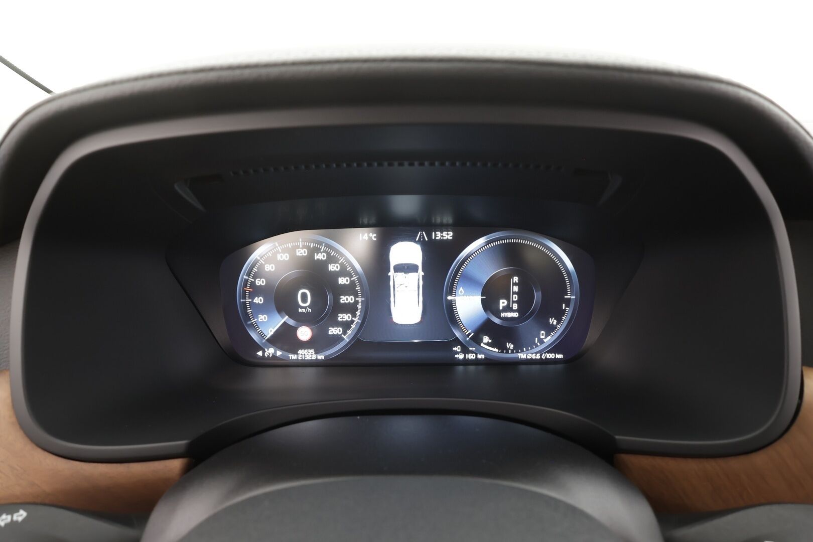 Volvo S90 2019 T8 AWD Inscription aut * ACC / Webasto / 360° / HUD / Ilmajouset / High performance audio / Ruskeat nahat * - Kahdet renkaat aluvanteilla / Merkkihuollettu