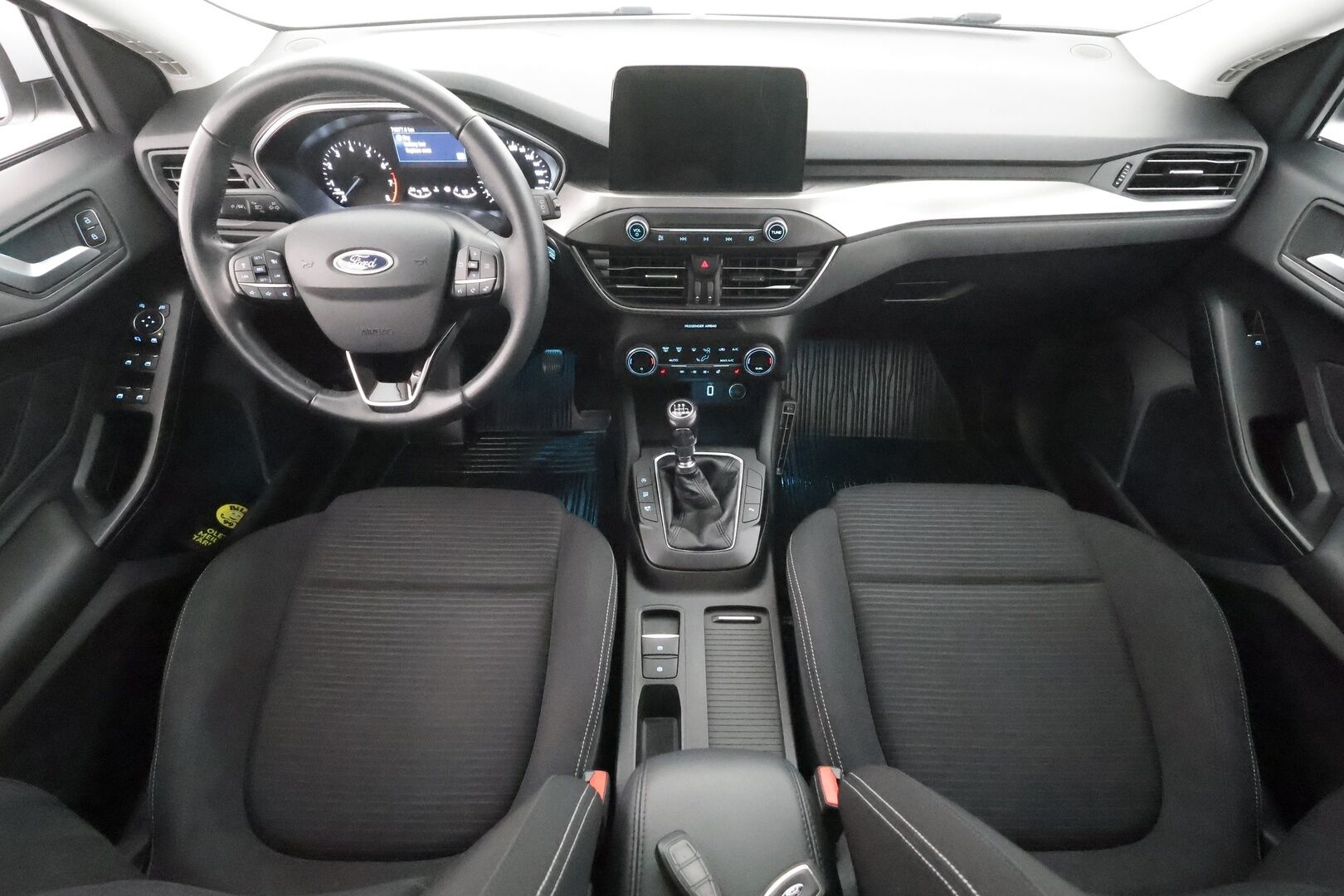 Ford Focus 2019 1,0 EcoBoost 125hv M6 Titanium 5-ovinen - | ACC | Lohko+Sisä | Keyless | Navi | Ratinlämmitin | P.tutkat |