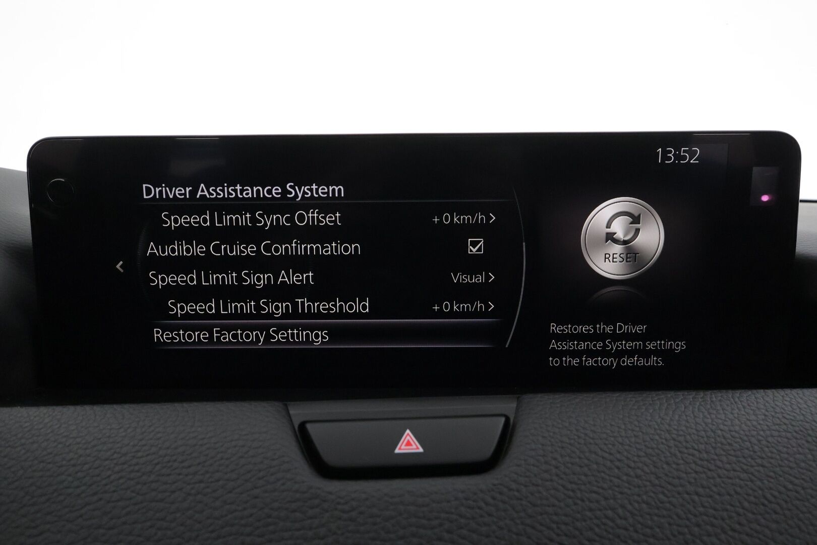 Mazda CX-60 2022 2.5 PHEV 8AT AWD PR Homura * ACC / HUD / Panorama / Muistipenkki / P.kamera / Ilmastoidut nahat / LED / Navi * - Suomi-auto / Akku kuntotarkastettu SoH 94% / Kahdet renkaat aluvanteilla / Merkkihuollettu - HULLUT JOULUT KORKOTARJOUS 2,49% 