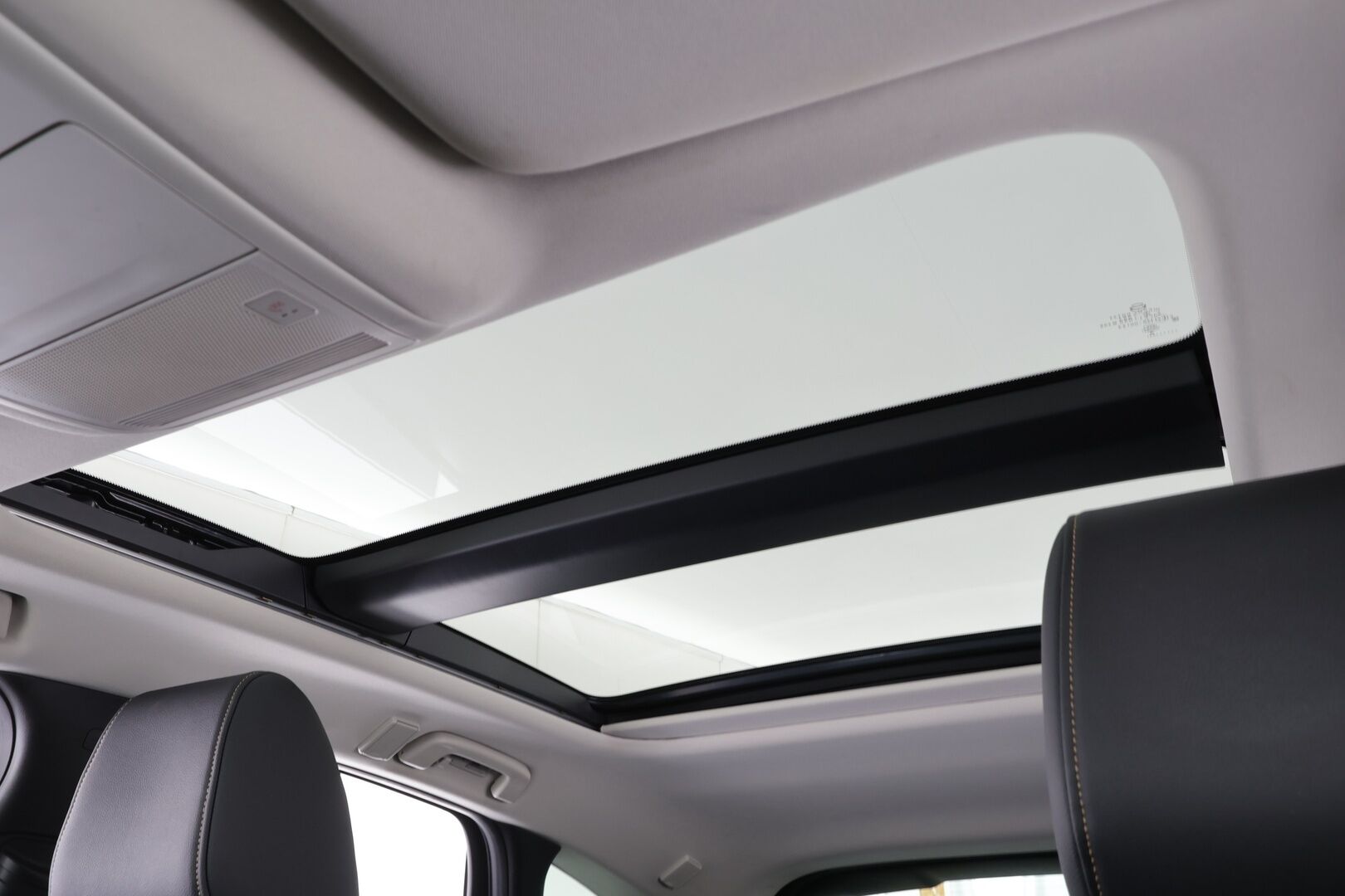 Mazda CX-60 2022 2.5 PHEV 8AT AWD PR Homura * ACC / HUD / Panorama / Muistipenkki / P.kamera / Ilmastoidut nahat / LED / Navi * - Suomi-auto / Akku kuntotarkastettu SoH 94% / Kahdet renkaat aluvanteilla / Merkkihuollettu - HULLUT JOULUT KORKOTARJOUS 2,49% 