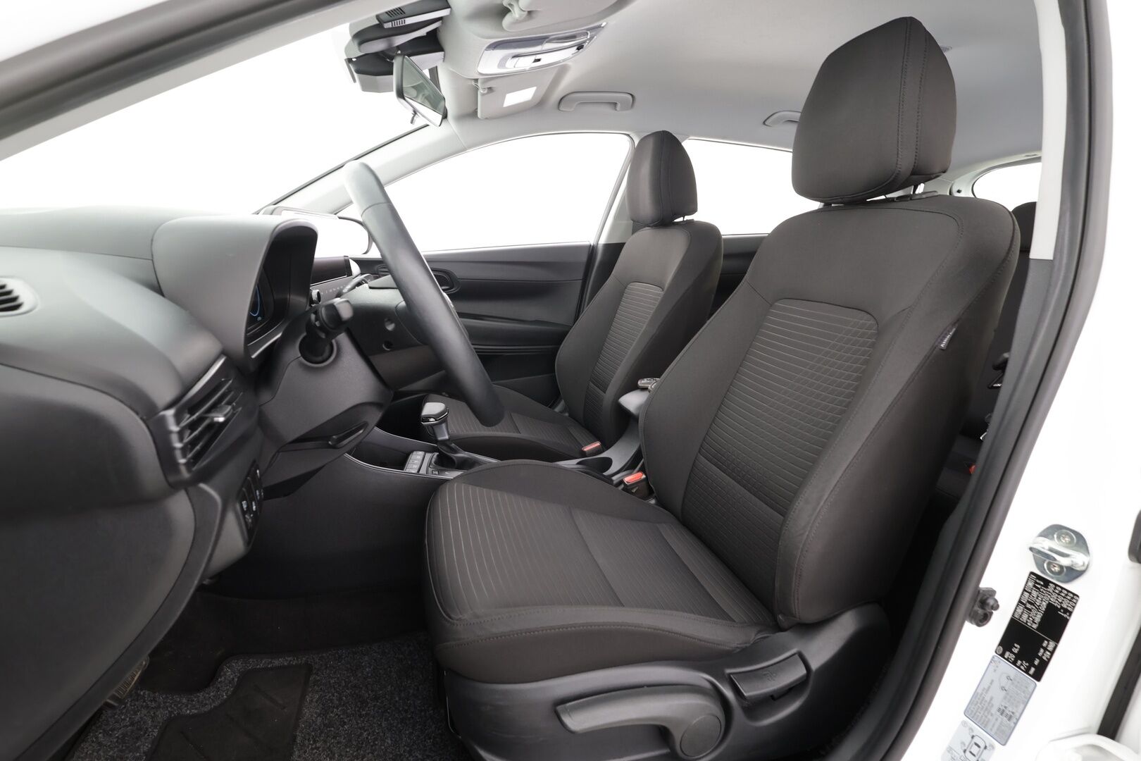 Hyundai i20 Hatchback 2021 1.0 T-GDi 100 hv 7DCT-aut. Comfort - | LED | P.Kamera | Digimittaristo | Kaistavahti | Navi | Keyless | Vakkari | Ratinlämmitys | Suomi-auto | Kahdet renkaat |