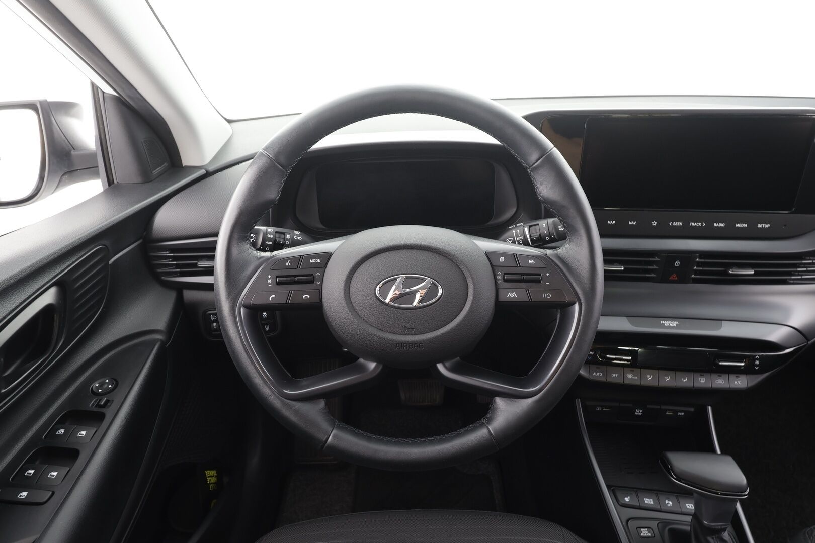 Hyundai i20 Hatchback 2021 1.0 T-GDi 100 hv 7DCT-aut. Comfort - | LED | P.Kamera | Digimittaristo | Kaistavahti | Navi | Keyless | Vakkari | Ratinlämmitys | Suomi-auto | Kahdet renkaat |