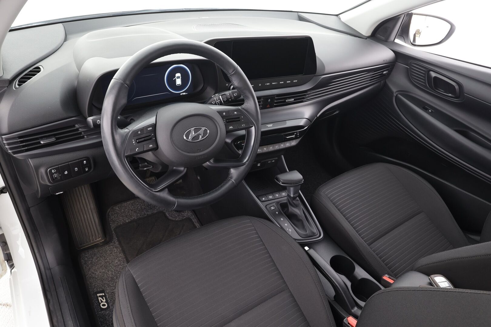 Hyundai i20 Hatchback 2021 1.0 T-GDi 100 hv 7DCT-aut. Comfort - | LED | P.Kamera | Digimittaristo | Kaistavahti | Navi | Keyless | Vakkari | Ratinlämmitys | Suomi-auto | Kahdet renkaat |