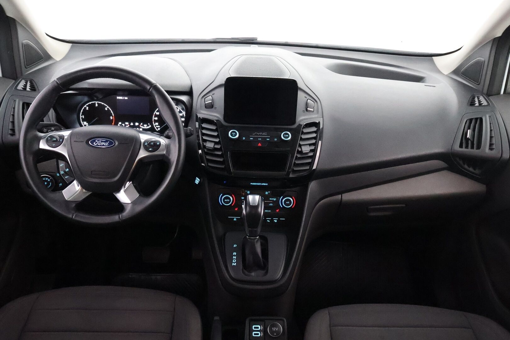 Ford Grand Tourneo Connect 2018 1,5 TDCi 120 hv A8 Titanium 5-ovinen - 7-P / Webasto / Panoraama / Vetokoukku / P.Kamera / Lohko / Vakkari / Suomiauto