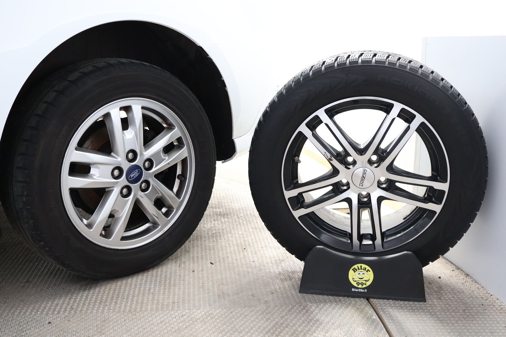 Ford Grand Tourneo Connect 2018 1,5 TDCi 120 hv A8 Titanium 5-ovinen - 7-P / Webasto / Panoraama / Vetokoukku / P.Kamera / Lohko / Vakkari / Suomiauto