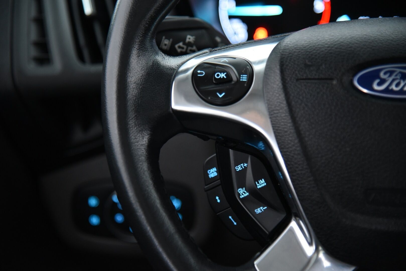 Ford Grand Tourneo Connect 2018 1,5 TDCi 120 hv A8 Titanium 7-paik. / 1- omist - Suomi-Auto / Vakkari / PA-Lämmitin / Lasikatto / P-kamera / NAVI / KeylessGo - Minikilometrit & Juuri Huollettu !