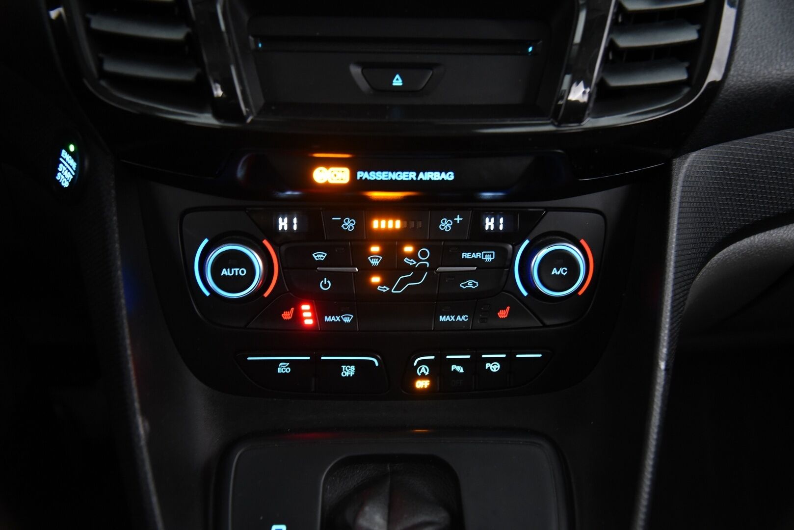 Ford Grand Tourneo Connect 2018 1,5 TDCi 120 hv A8 Titanium 7-paik. / 1- omist - Suomi-Auto / Vakkari / PA-Lämmitin / Lasikatto / P-kamera / NAVI / KeylessGo - Minikilometrit & Juuri Huollettu !