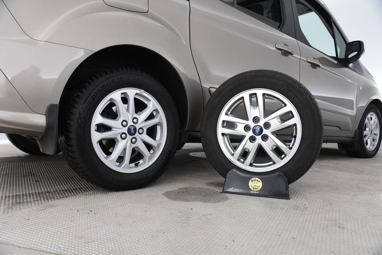 Ford Grand Tourneo Connect 2018 1,5 TDCi 120 hv A8 Titanium 7-paik - Suomi-Auto | Webasto | Lasikatto | P-kamera | NAVI | KeylessGo | Vakkari 