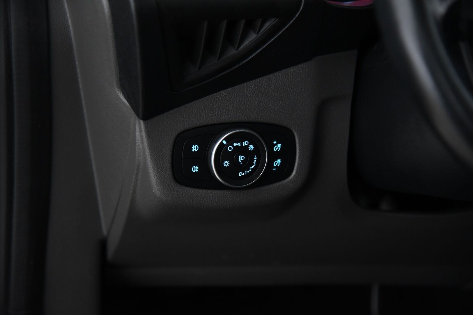 Ford Grand Tourneo Connect 2018 1,5 TDCi 120 hv A8 Titanium 7-paik - Suomi-Auto | Webasto | Lasikatto | P-kamera | NAVI | KeylessGo | Vakkari 