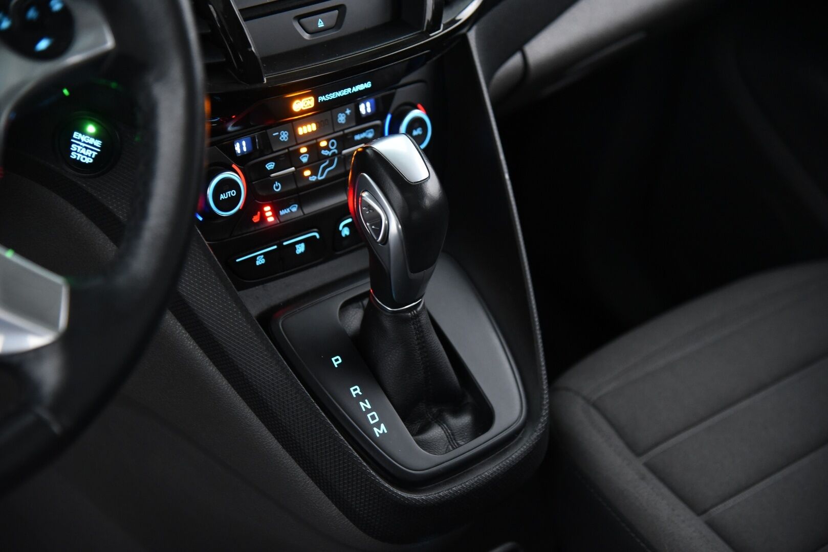 Ford Grand Tourneo Connect 2018 1,5 TDCi 120 hv A8 Titanium 7-paik. / 1- omist - Suomi-Auto / Vakkari / PA-Lämmitin / Lasikatto / P-kamera / NAVI / KeylessGo - Minikilometrit & Juuri Huollettu !