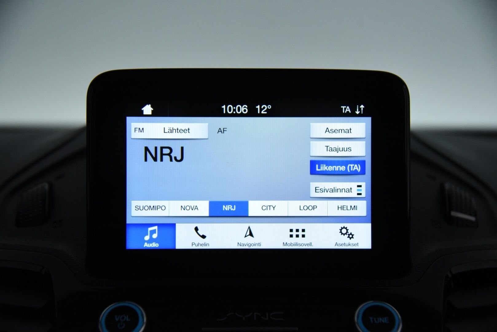 Ford Grand Tourneo Connect 2018 1,5 TDCi 120 hv A8 Titanium 7-paik. / 1- omist - Suomi-Auto / Vakkari / PA-Lämmitin / Lasikatto / P-kamera / NAVI / KeylessGo - Minikilometrit & Juuri Huollettu !